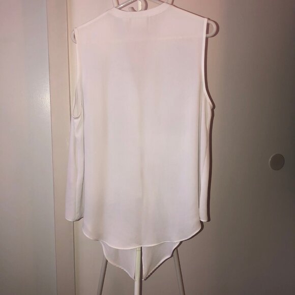 CHICOS WHITE SLEEVELESS CHIC TIE HEM JOYA TANK BUTTON-UP SIZE 2 (L) NWOT - Picture 8 of 9
